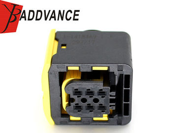 6 Way / Pin TE Connectivity AMP Connectors AMP HDSCS Series 1-1418469-1