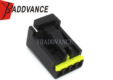 PA Fuel Pump Connector / 4 Pin Female Connector With Yellow Locking , Terminals