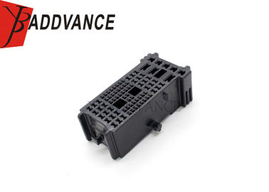 Car MG656790 82 Way Female Cable Connector Housing